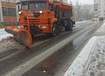 Дороги Нижнего Новгорода начали обрабатывать против гололеда 