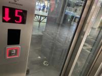 Лифт с семьей чуть не рухнул в доме на Акимова в Нижнем Новгороде 