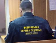 Массажный стол арестовали у иностранца в Нижнем Новгороде за долги 