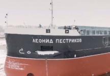 Построенное «Красным Сормовом» судно примет участие в параде в Нижнем Новгороде 