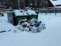 Жители Зеленого города жалуются на мусор 