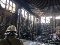 Человек надышался угарным газом при пожаре в ангаре на Ларина в Нижнем Новгороде 