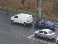 Два автомобиля столкнулись на улице Родионова в Нижнем Новгороде 