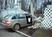 Нижегородский водитель погиб, врезавшись в забор 