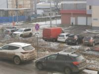 Знаки о запрете парковки незаконно устанавливают в нижегородском ЖК «Зенит»  