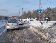 Ребенок пострадал при наезде Hyundai на столб в Дзержинске 8 марта 