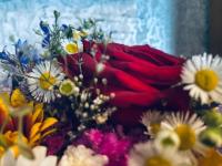 Похитившего букет роз мужчину задержали в Нижнем Новгороде 