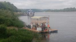 Путешественники приплыли в Нижегородскую область на самодельном плоту 
