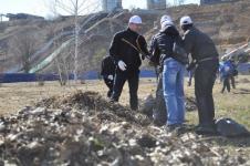 Семь депутатов Гордумы Нижнего Новгорода убирались в парке Победы на Нижневолжской набережной 