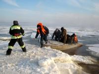 Рыбака унесло от берега на льдине в Городецком районе 