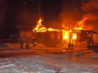 Дача и надворные постройки сгорели дотла в Сокольском районе 