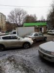 Две иномарки столкнулись на улице Корнилова в Нижнем Новгороде 