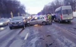 Один человек пострадал в массовом ДТП на проспекте Гагарина 
