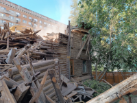 Ручная разборка старинного дома на улице Горького угрожала рабочим 