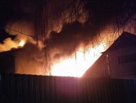 Два дома сгорели около площади Сенной в Нижнем Новгороде 