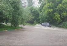 Появилось видео потопа на улице Ковалихинской  