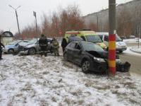 Иномарка столкнулась с другим автомобилем и врезалась в столб в Нижегородской области 