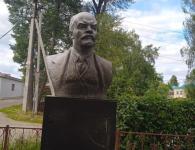 Вандалы подожгли памятник Ленину в нижегородском Тоншаеве 