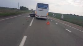 Два человека пострадали при столкновении автобуса и легковушки в Нижегородской области 