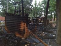 Торговые палатки сгорели в зоопарке «Маленькая страна» в Балахне 