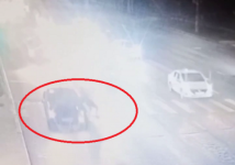Мужчина бросился под автомобиль на проспекте Ленина в Нижнем Новгороде 