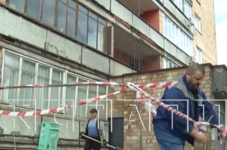Балкон жилого дома обрушился на Суетинской в Нижнем Новгороде  