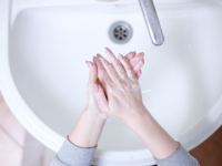Нижегородцам напомнили правила мытья рук 