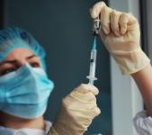 Низкие темпы вакцинации первым компонентом отмечает нижегородский минздрав 