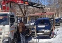 Авто сормовичей эвакуируют при уборке снега в дворовых проездах 