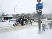 460 снегоуборочных машин вышли на дороги в Нижнем Новгороде в выходные 