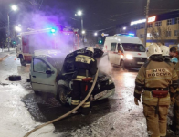 Автомобиль Renault загорелся на Московском шоссе из-за неисправности 6 февраля 