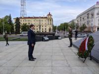 Глеб Никитин возложил цветы к Монументу Победы в Минске 