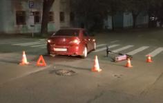 Три подростка на самокате влетели под легковушку в Нижнем Новгороде 