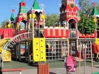Инклюзивное оборудование установят на детских и спортивных площадках в парке «Швейцария»

 