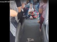 Ребенок с «оружием» замечен на полу автобуса в Нижнем Новгороде  