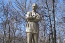 Памятник Горькому из нижегородского парка Кулибина отдадут в Литературный музей  