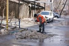 Центральные улицы - это лицо города, и привести их в надлежащий вид после зимы - наша первоочередная задача, - Чертков 