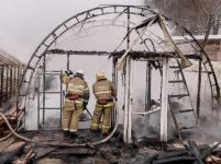 Теплица Печерского монастыря загорелась в Нижнем Новгороде 