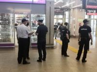 Безмасочных пассажиров искали на ж/д вокзале в Нижнем Новгороде 