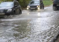 Более 5 тысяч кубометров воды откачали с начала зимы с улиц Автозаводского района 