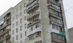 Неизвестный стрелял по людям и машинам из окна жилого дома в Дзержинске 