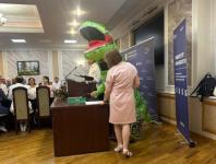 Выпускница ННГУ пришла на вручение диплома в костюме динозавра 