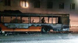 Автобус без пассажиров сгорел на Федосеенко в Нижнем Новгороде 