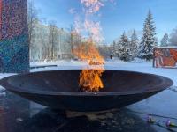 Вечный огонь вновь зажжен на площади Героев в Дзержинске 