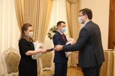 Глеб Никитин вручил медали новорожденным нижегородцам 