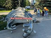 Упавший рядом с детьми арт-объект демонтировали в нижегородском сквере 