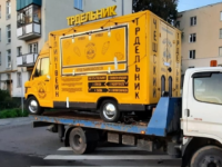 Незаконный фургон-ресторан отправили на штрафстоянку с набережной Федоровского 