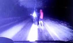 Опубликовано видео наезда авто на двух мужчин в Балахнинском районе 
