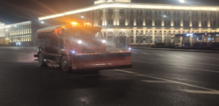 Дороги в Нижнем Новгороде обрабатывают реагентами перед ночным снегопадом  