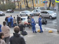 Байкер разбился в страшной аварии у ТЦ «Этажи» в Нижнем Новгороде 